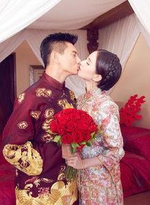 上海新婚夫妇吃瓜视频,甜蜜互动引网友热议