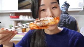 韩国人跑中国吃瓜视频